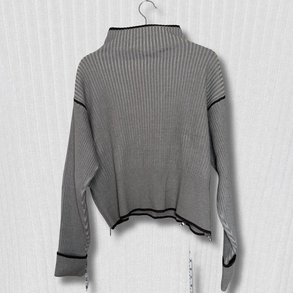 Varley Grey Ribbed Mock Neck Knit Sweater - Size Large - Picture 4 of 8